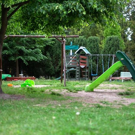 Nienovo - Apartament Kornik Niedaleko Jeziora I Widok Na Arboretum Екстер'єр фото