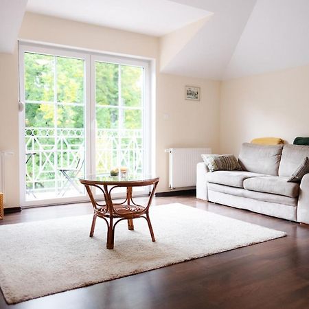 Nienovo - Apartament Kornik Niedaleko Jeziora I Widok Na Arboretum Екстер'єр фото